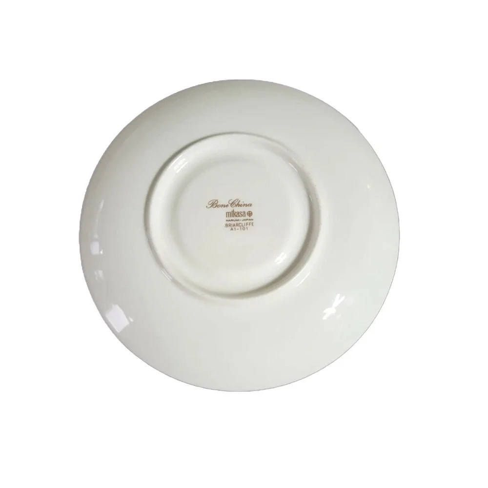 Mikasa Briarcliffe Cup & Saucer White & Silver Bone China Made In Japan Set of 4